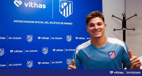 بطل العالم في مدريد.. أتلتيكو يعلن تعاقده مع جوليان ألفاريز